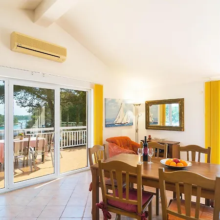 2 Bedroom Lovely In Vrboska