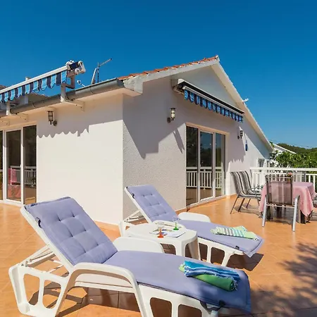 2 Bedroom Lovely In Holiday home *