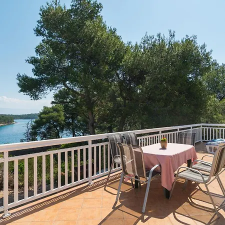 2 Bedroom Lovely In Holiday home